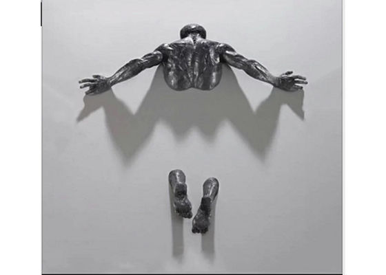 ভালো দাম ওডিএম ওয়াল সজ্জা ব্রোঞ্জ ম্যান ভাস্কর্য 150 সেমি উচ্চ অনলাইন